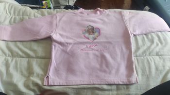 Lot pull et t-shirt barbie