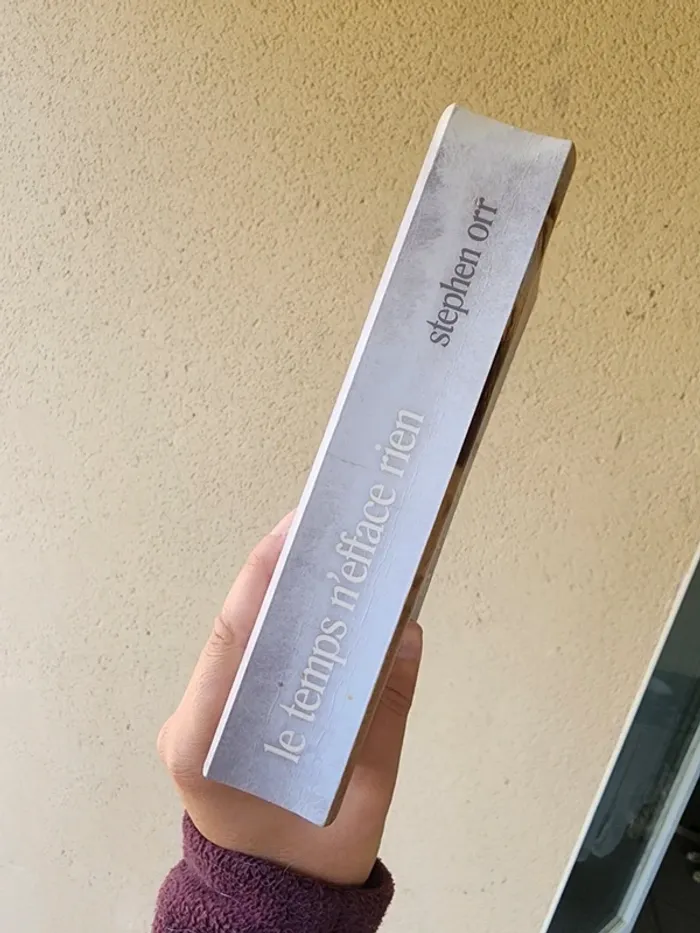 Livre broché "le temps n'efface rien" de Stephen Orr - photo numéro 3