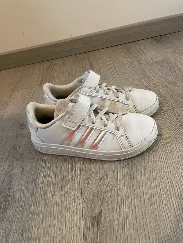 Baskets blanches Adidas - irisé - Pointure 34 - photo numéro 3