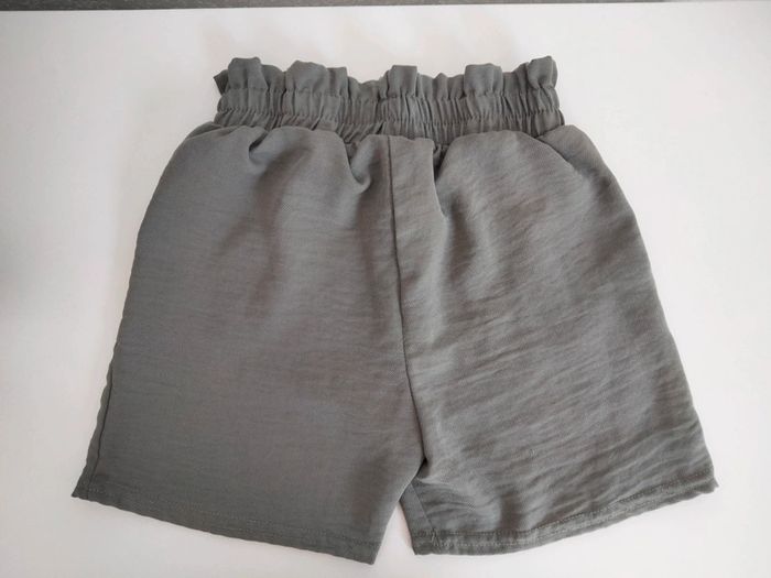 Short fluide - kaki - tissaia - 8 ans - photo numéro 2
