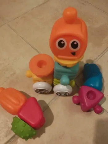 Petit train à assembler infantino