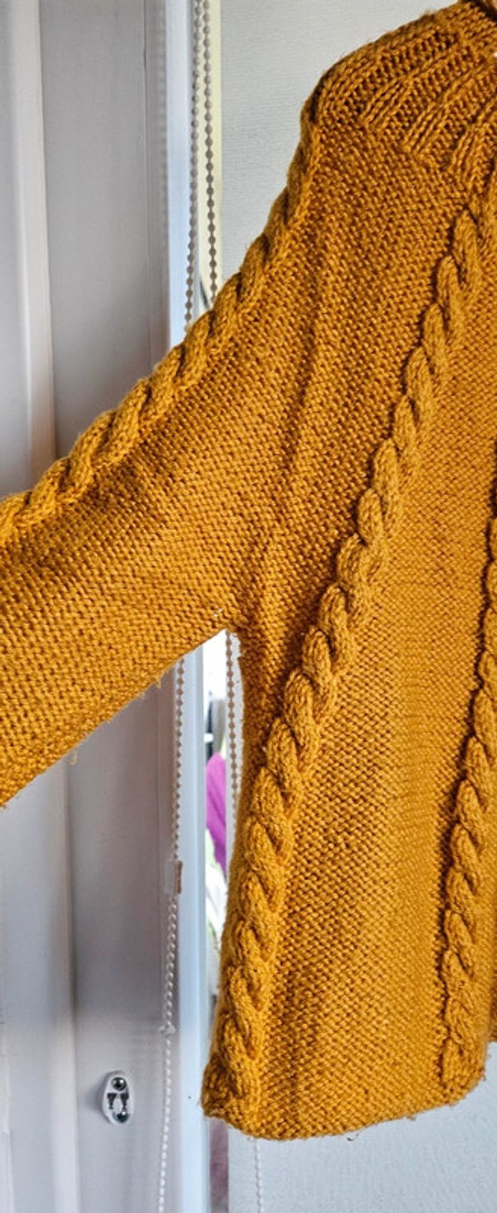 Pull fait main - photo numéro 2