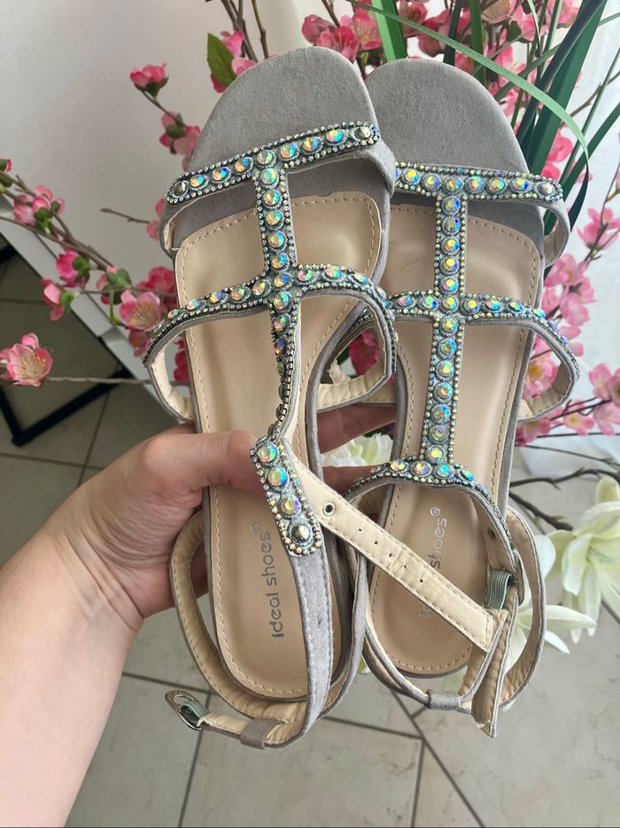 Chaussures à petits talons avec strass T.40 - photo numéro 5