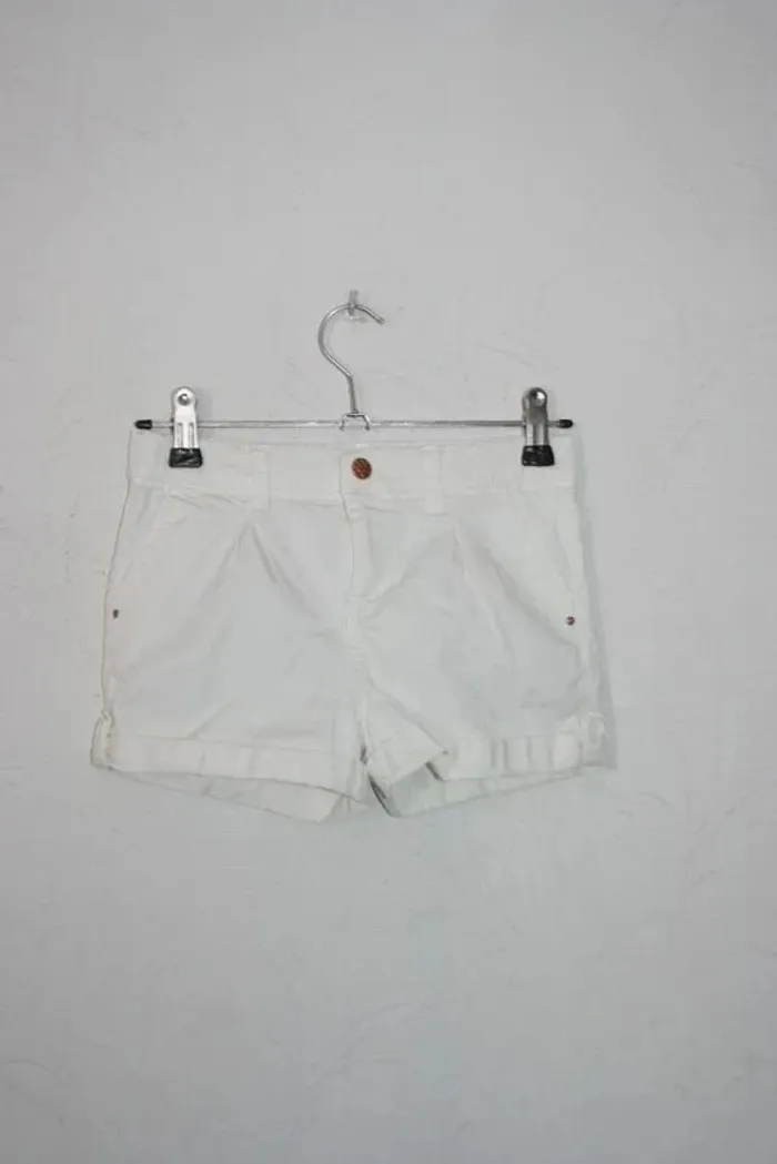 Short blanc taille 7/8 ans taille réglable