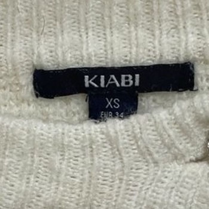 Pull en maille avec boutons ornés sur l'épaule - photo numéro 2