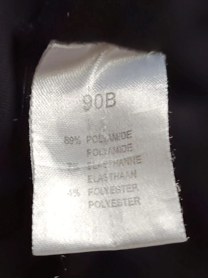 Nuisette rouge et noire - photo numéro 7