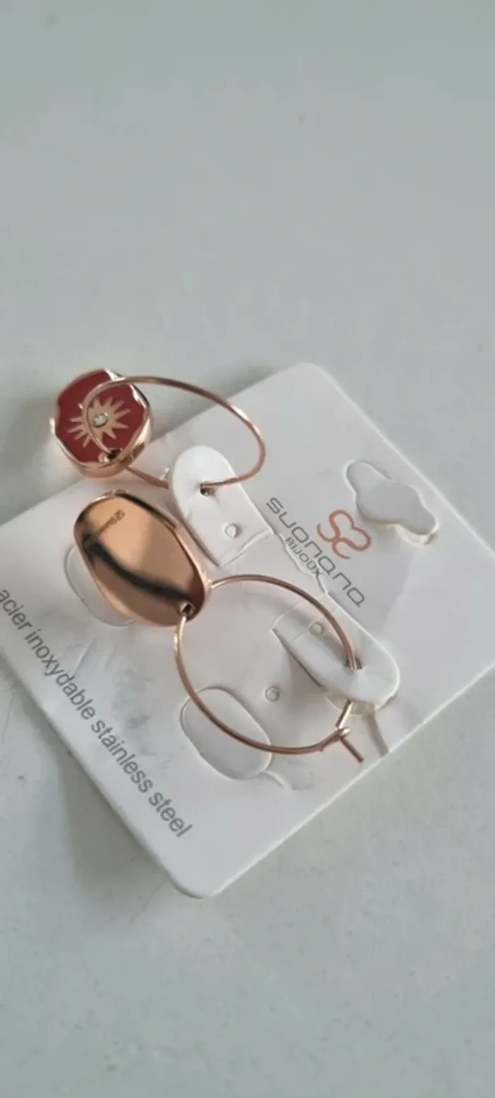 Boucles d'oreilles créoles acier inoxydable soleil rouge neuve - photo numéro 5