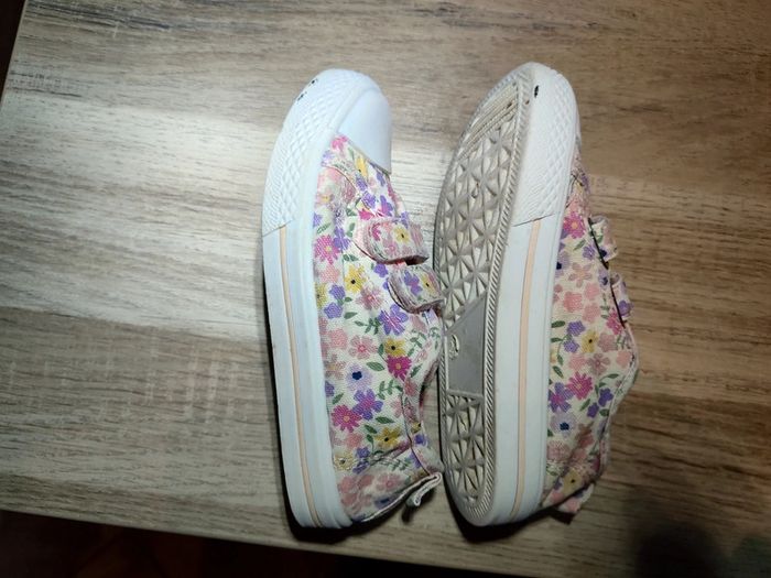 Chaussures basket scratch fleurs 27 - photo numéro 3