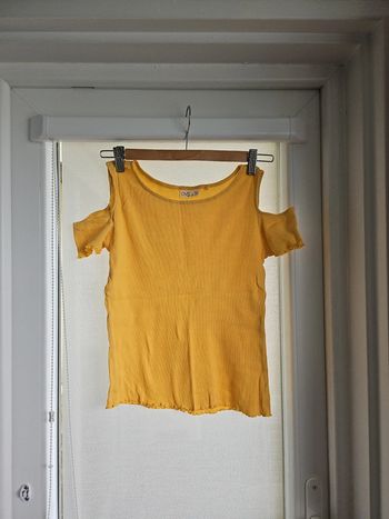 Top aux épaules nues