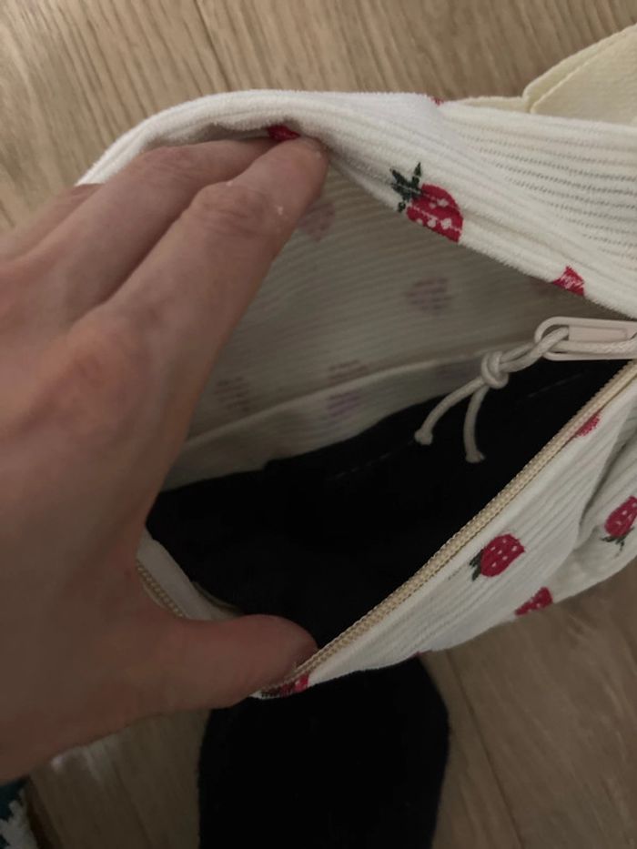 Sac en velours fraise - photo numéro 2