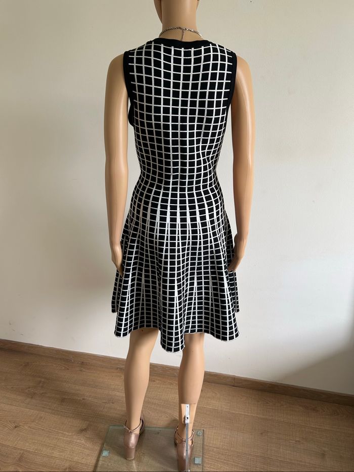Robe noire et blanche sans manches Molly Bracken taille 2 TBE - photo numéro 6