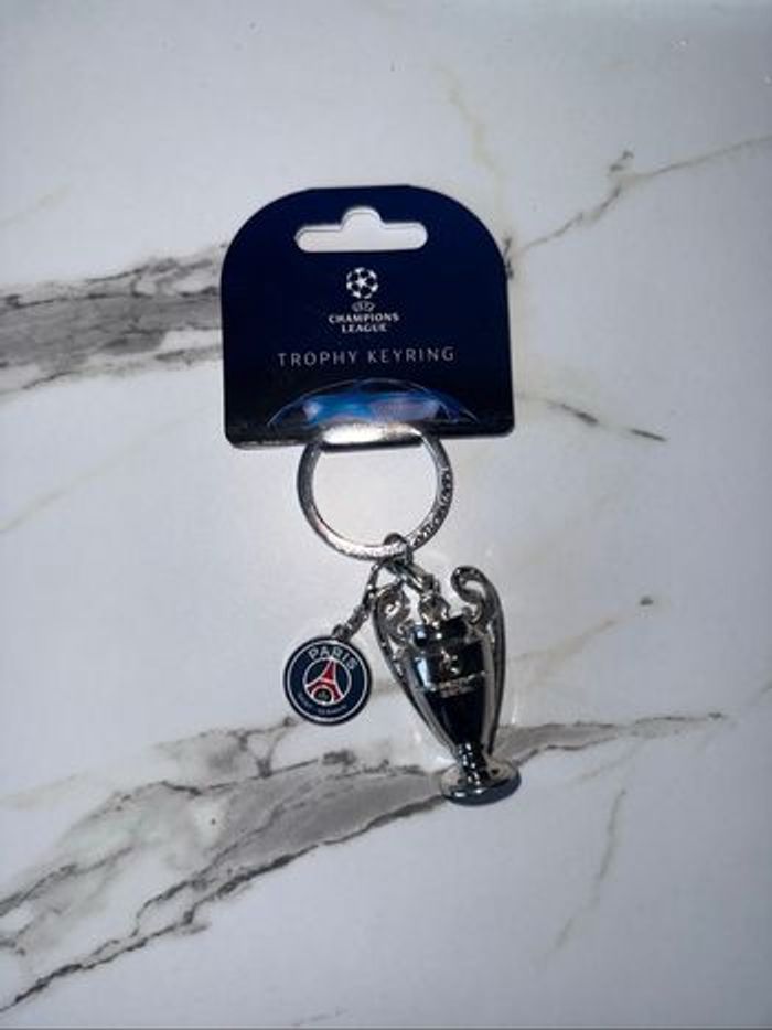 Porte-clés PSG 🏆 Édition Collector “Vainqueur Ligue des Champions” rupture de stock partout. - photo numéro 7