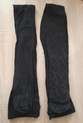 Paires de collants noirs à paillettes