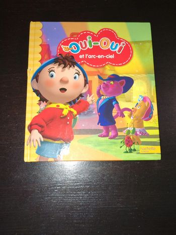 Livre Oui oui et l'arc en ciel