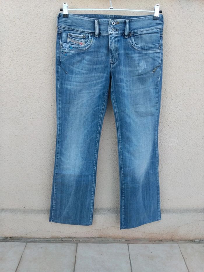 Jean jambes évasées Diesel t32 - photo numéro 3