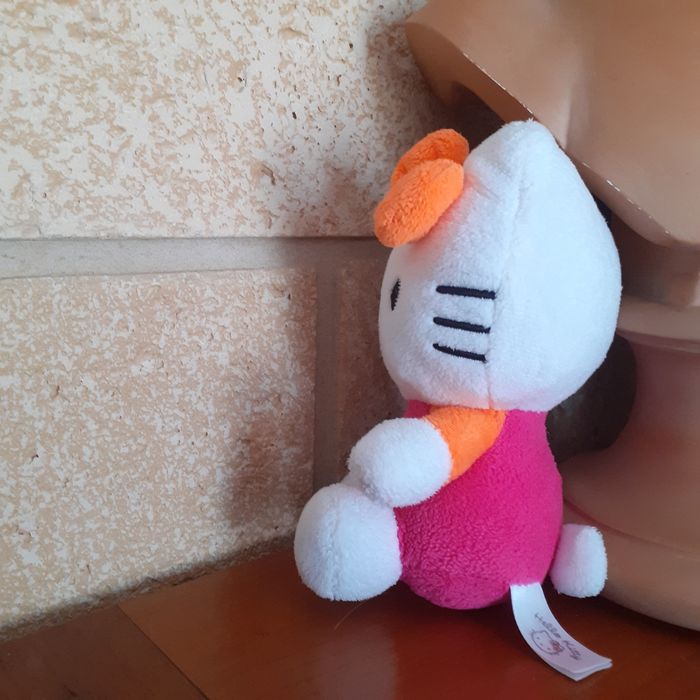 Doudou/Jouet Hello-Kitty - photo numéro 3
