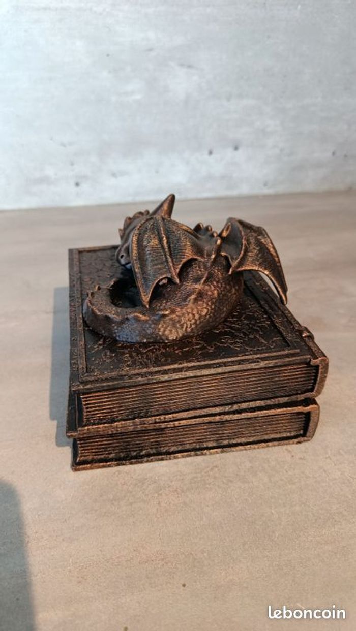 Boite bébé dragon dormant - photo numéro 6