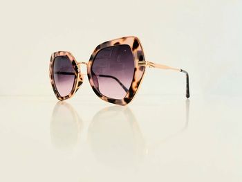 Lunette de soleil femme papillon léopard violet verres dégradés UV protection catégorie 2