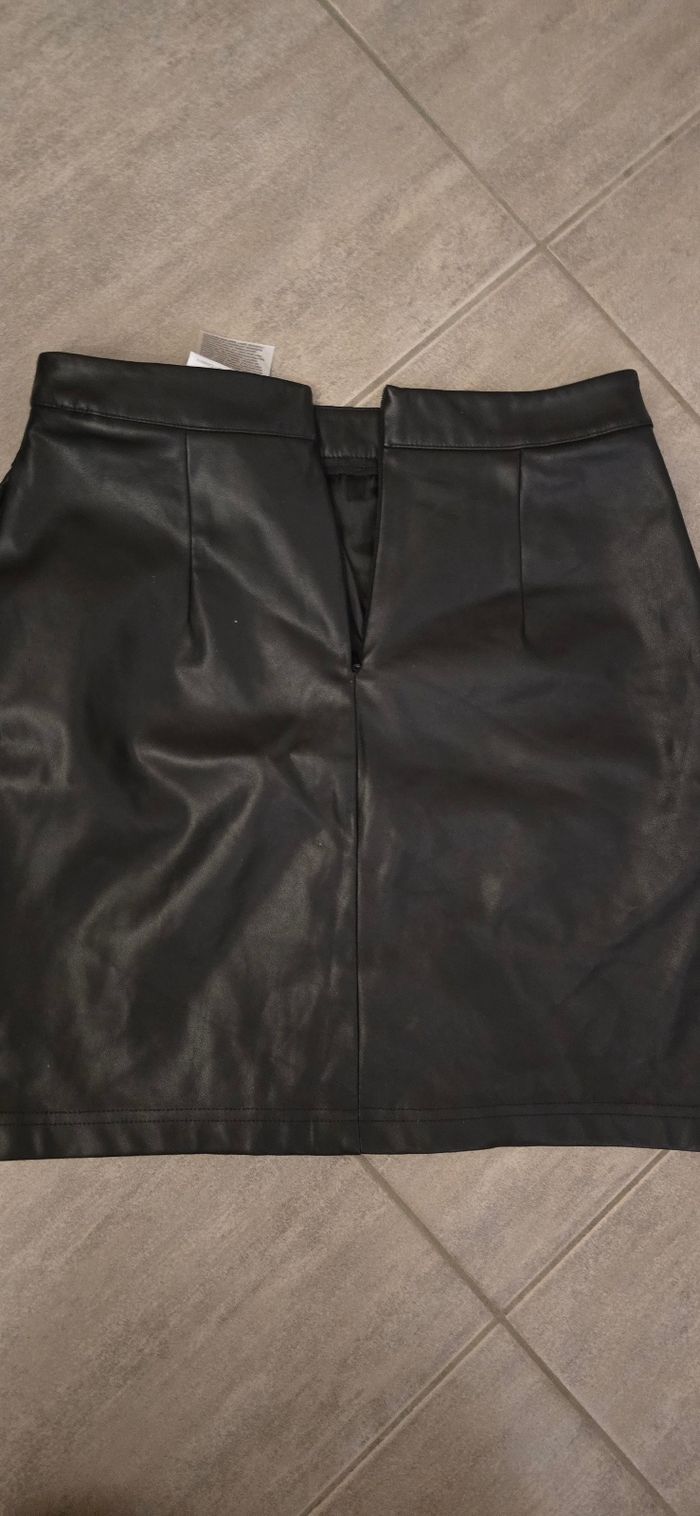 Jupe style cuir - photo numéro 2