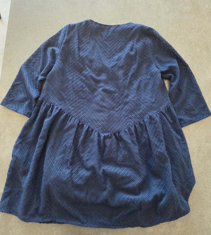 Robe ba&sh bleu marine taille 2 ( M ) en très bonne état - photo numéro 5