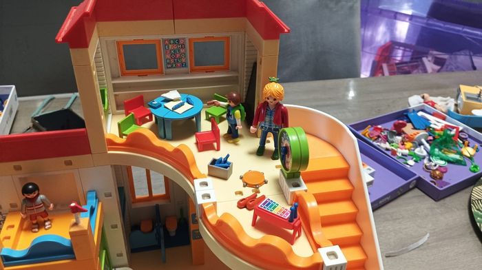 Playmobil école + espace crèche - photo numéro 3