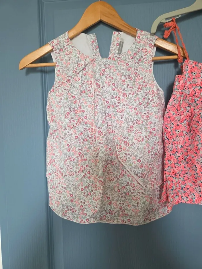 Lot de 2 très jolis hauts sergent major taille 8 ans - photo numéro 2