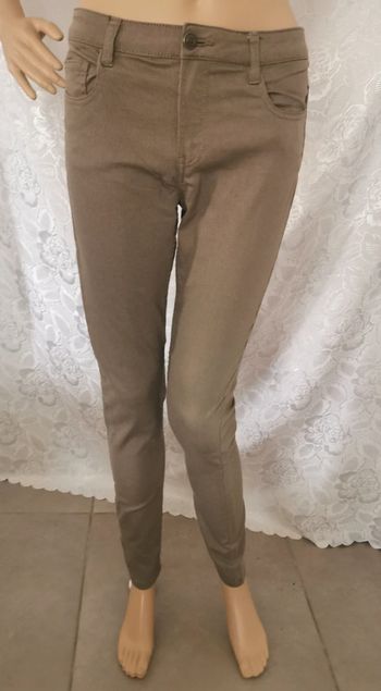 Pantalon. Marron. Taille 36. LH