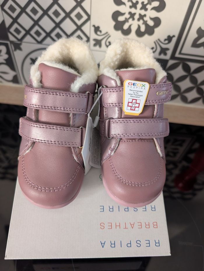 Chaussures fille. Taille 25. Chaudes, conseillé par les podologues. Neuf. Geox - photo numéro 4