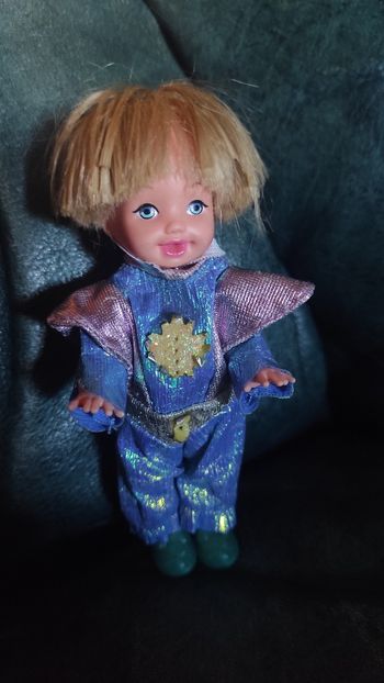 Petite poupée barbie prince