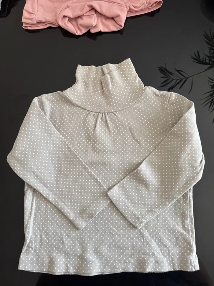 👚 lot 4 sous pulls - bébé fille -24 mois - Kiabi - orchestra ect-tres bon état voir les photos - photo numéro 5
