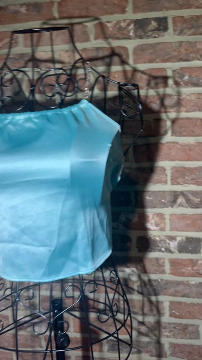 Top bleu satiné dos nu Bershka Taille S / 36 - photo numéro 5