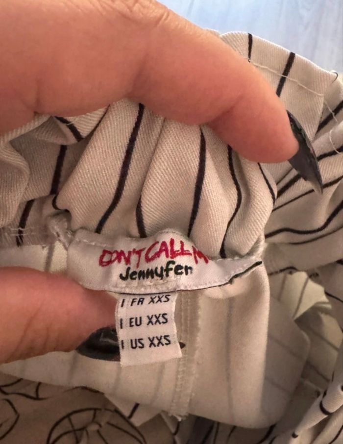 Short blanc à rayure noir - photo numéro 3