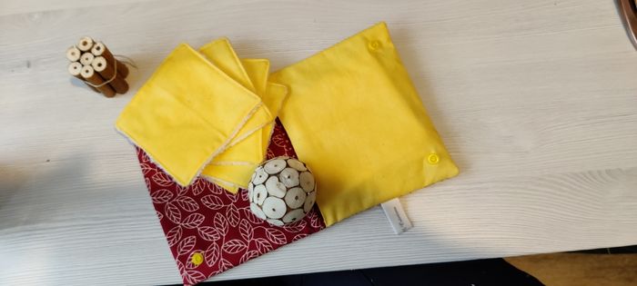 Pochette avec lingettes