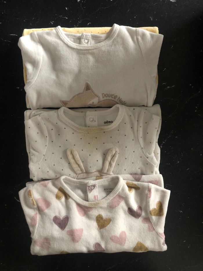 Lot 3 pyjamas velour tachés