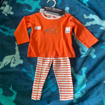 Superbe pyjama mixte petit bateau neuf 9 mois