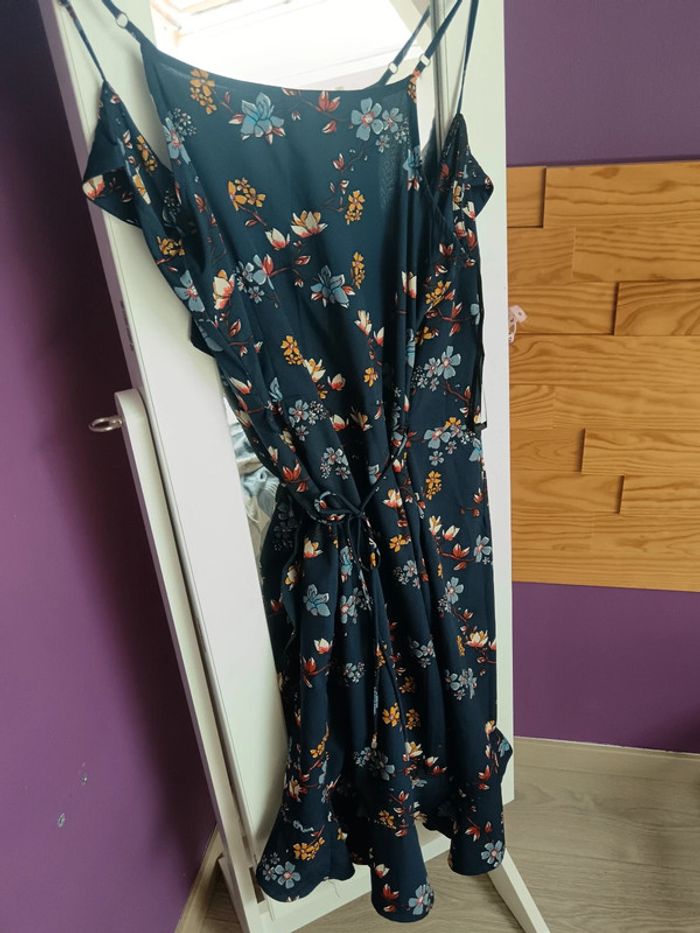 Robe été fleurie bleue marine Vero moda taille S cache cœur - photo numéro 5