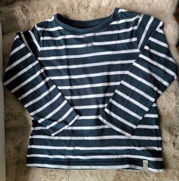 T-shirt manches longues marinière bleu Kiabi 5 ans très bon état