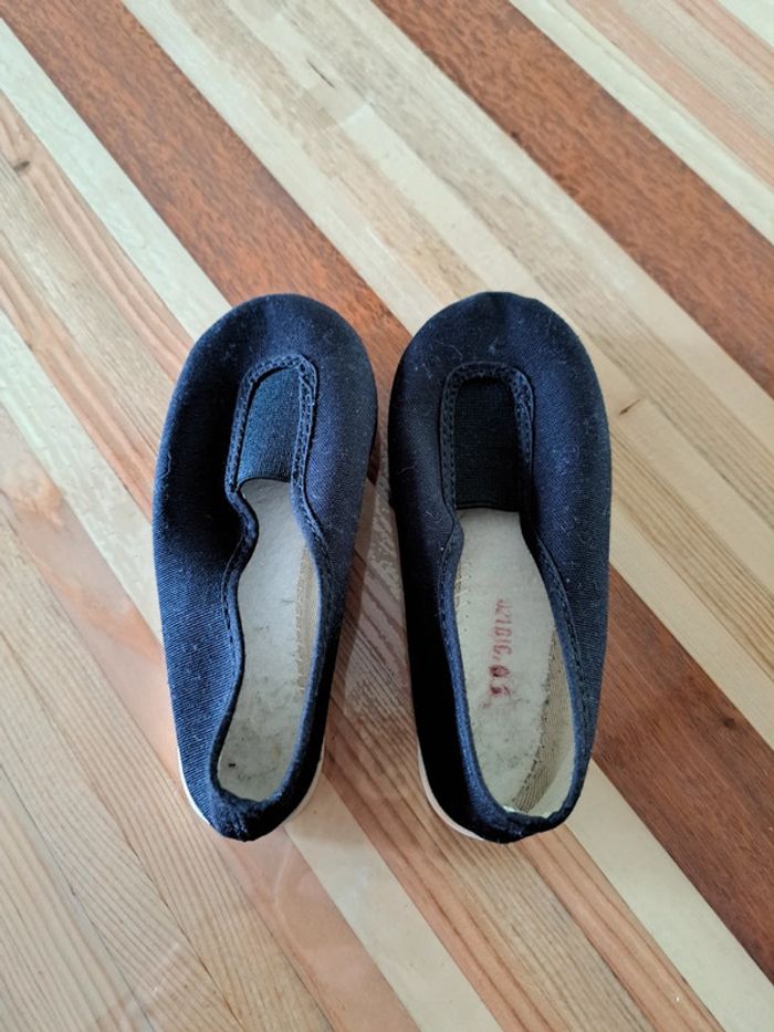 Chaussons gym T27