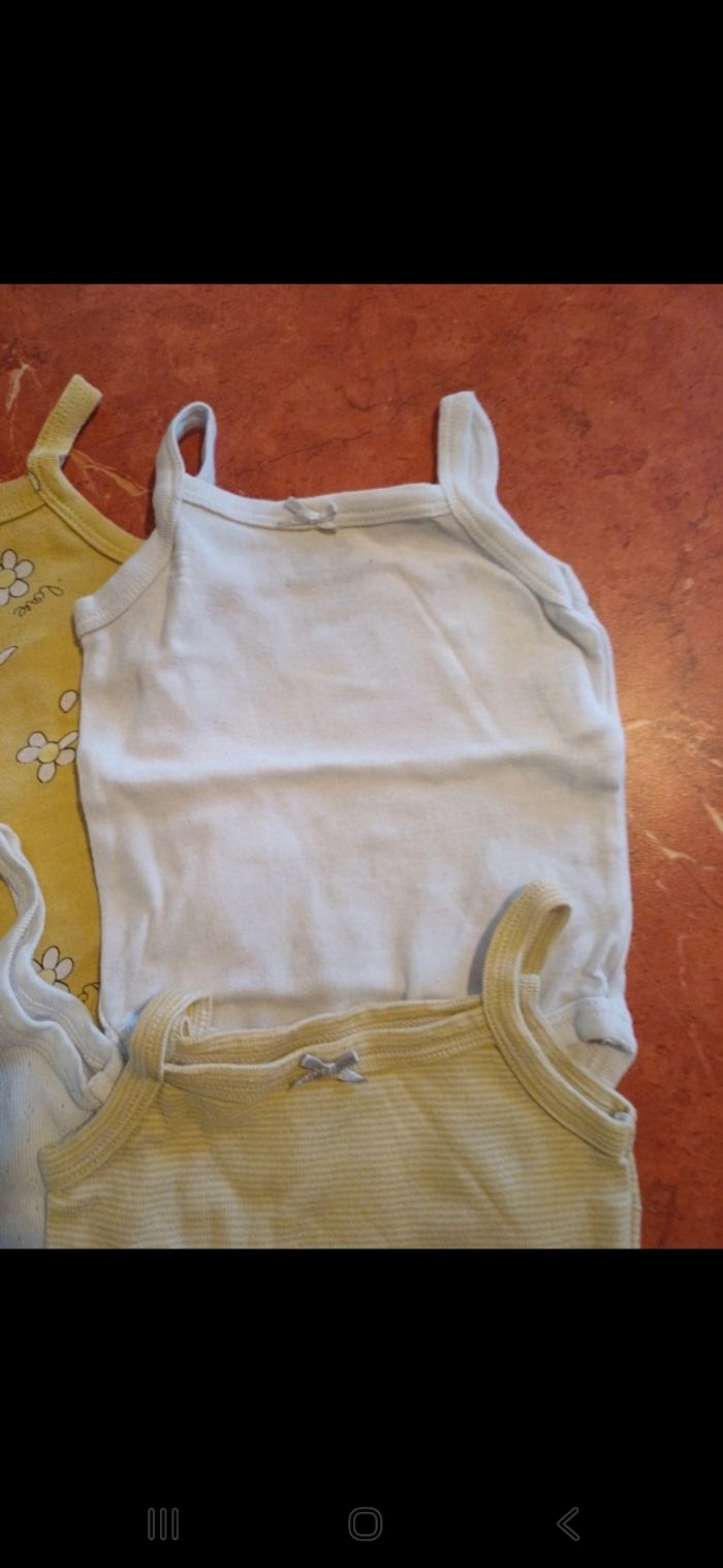 Lot de 4 bodies débardeurs bébé taille 3 mois - photo numéro 3
