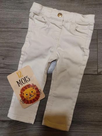 Jean slim taille 12 mois