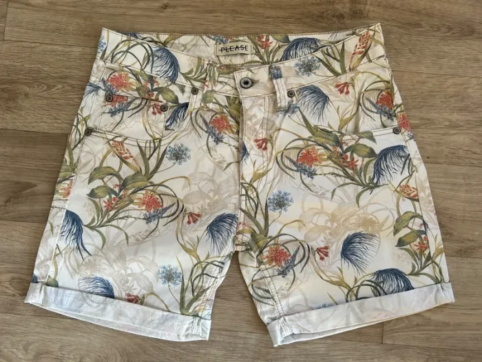 Please short imprime fleuri taille 38