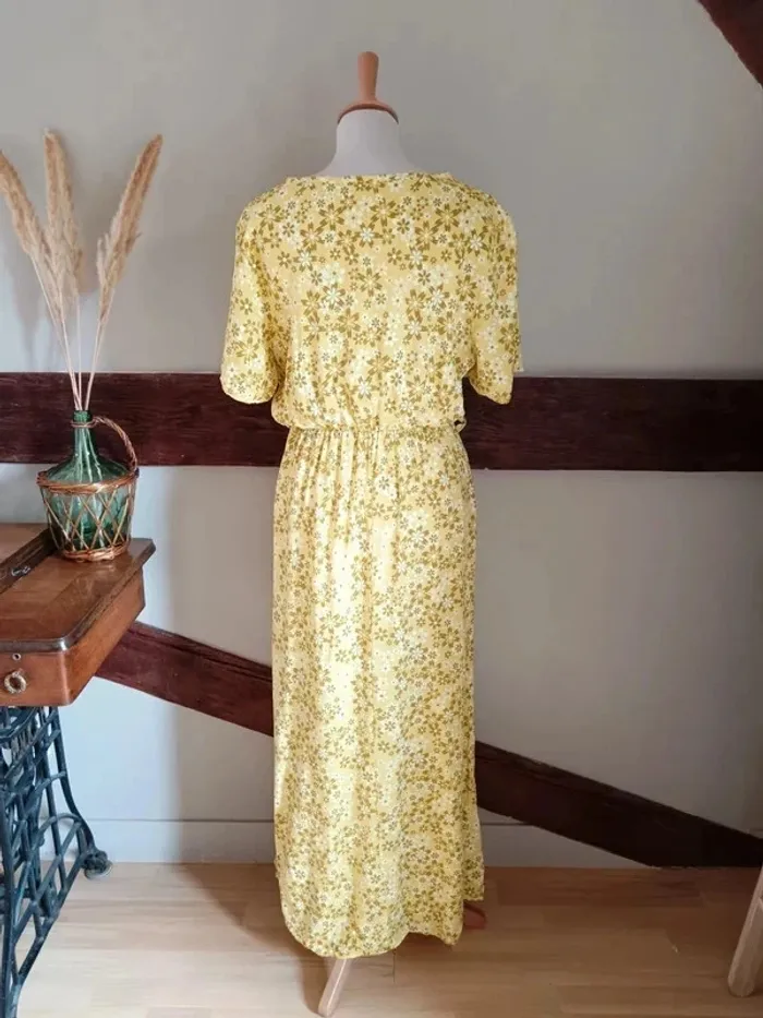 Robe jaune cache coeur fleurie - photo numéro 6