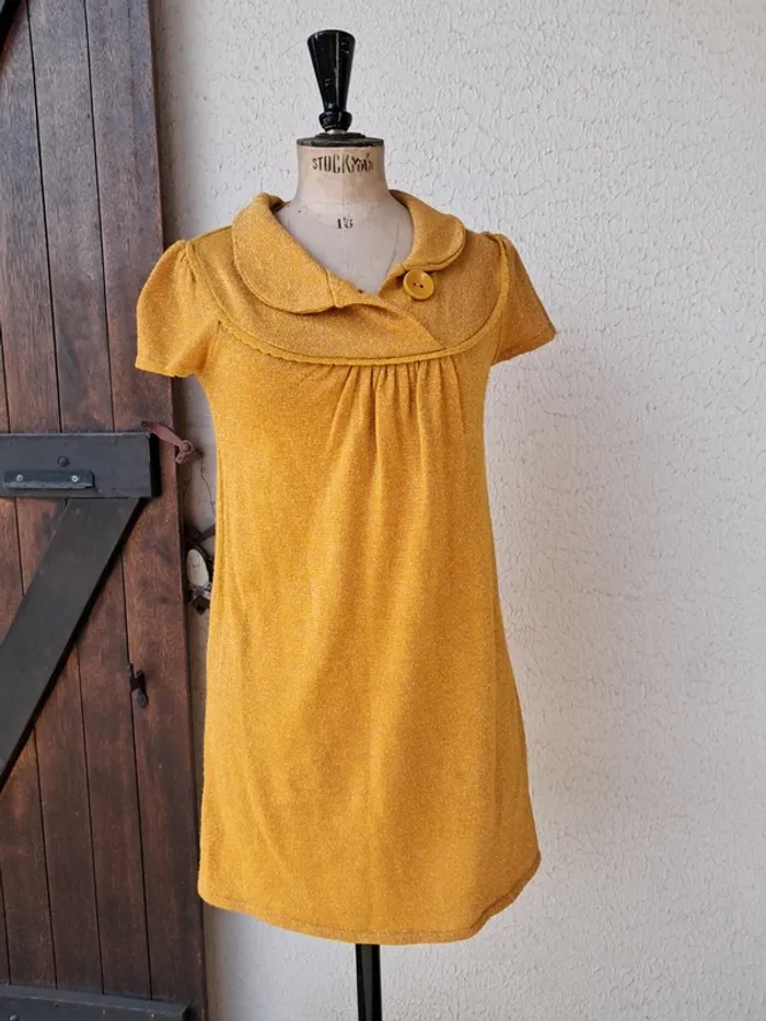 Petite robe de saison manches courtes