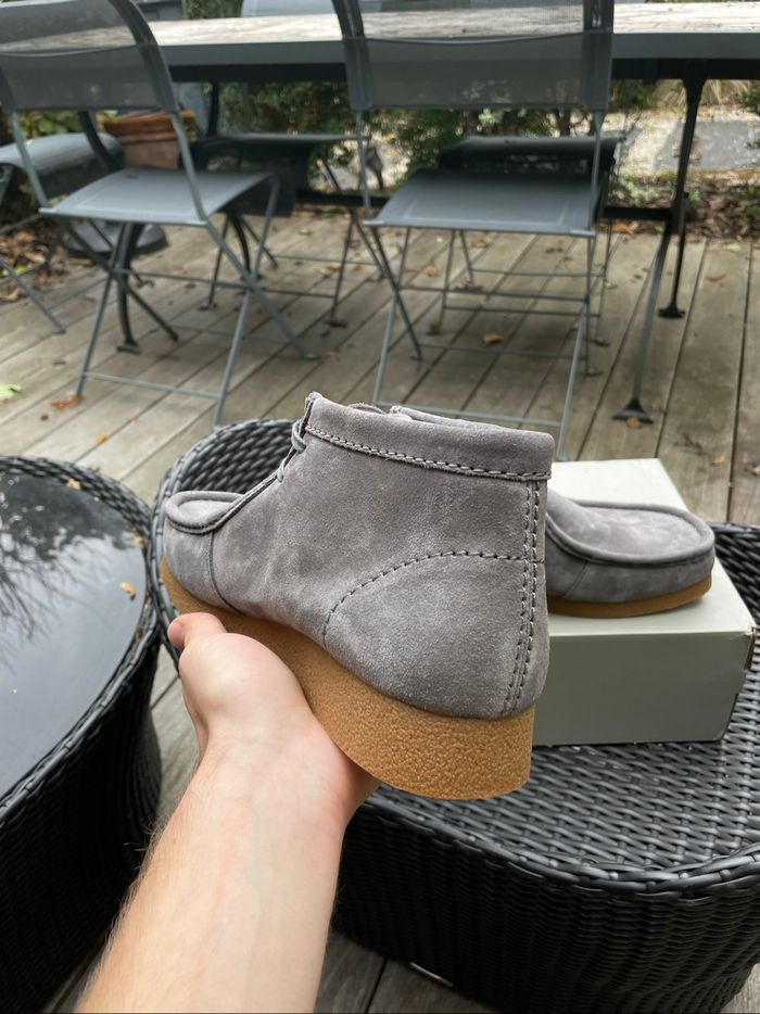 Clarks boots  Wallabee Evo en nubuck - grise - photo numéro 4