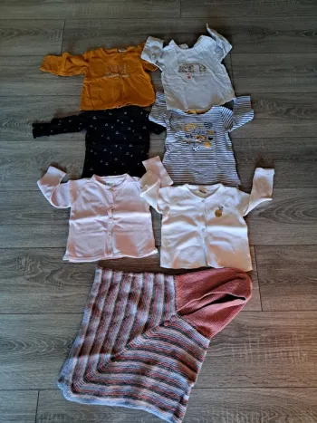 Gilets fille 9 mois