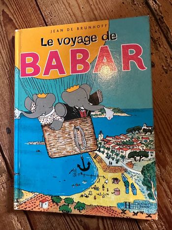Livre bd album Le voyage de Babar Jean de Brunhoff Hachette Jeunesse