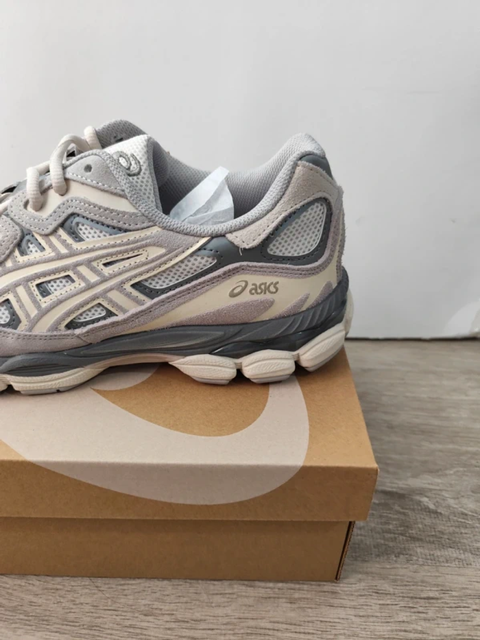 Baskets Asics GEL-NYC  taille 39.5 - photo numéro 6