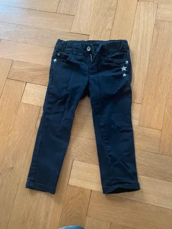 Jean noir Benetton taille 2 ans