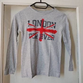 T-shirt manche longue taille 8 ans