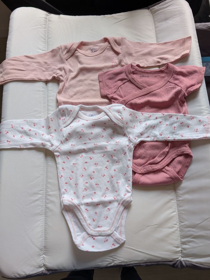 Lot 3 bodies 3 mois